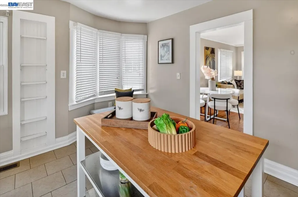 1175 Camelia Street Berkeley CA 94702