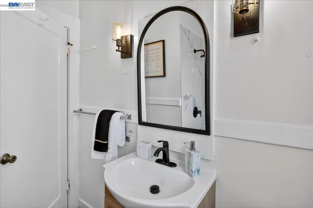 1175 Camelia Street Berkeley CA 94702