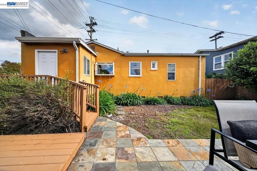 1175 Camelia Street Berkeley CA 94702
