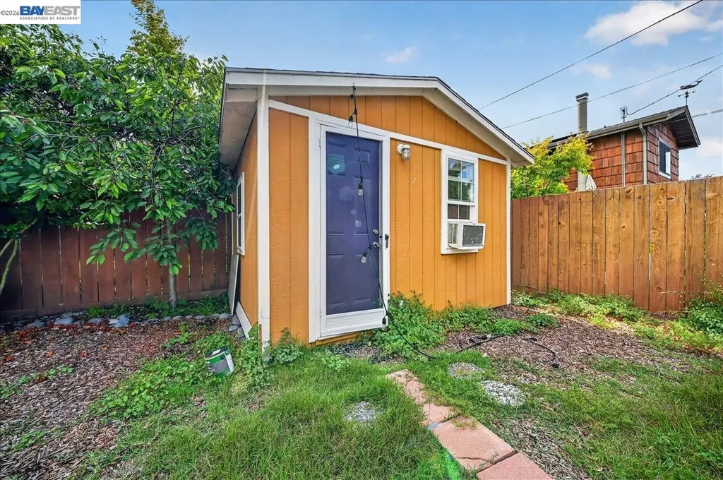 1175 Camelia Street Berkeley CA 94702