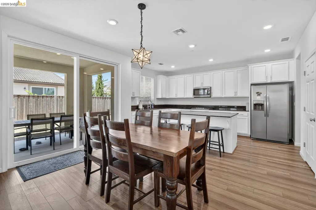 669 Longmont Drive Oakley CA 94561