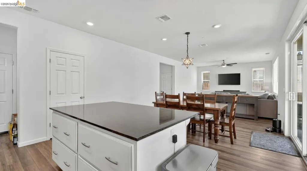 669 Longmont Drive Oakley CA 94561