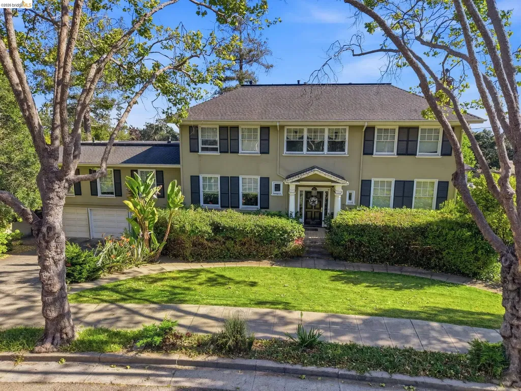 210 La Salle Avenue Piedmont CA 94610