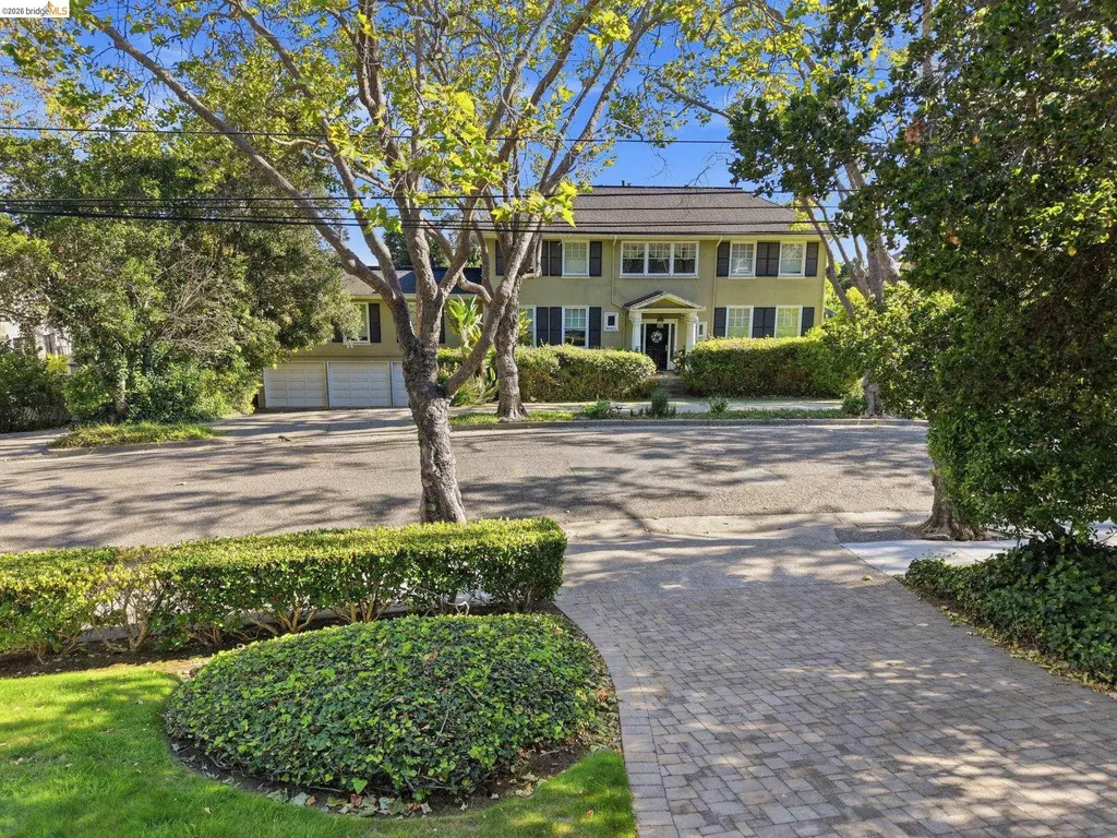 210 La Salle Avenue Piedmont CA 94610