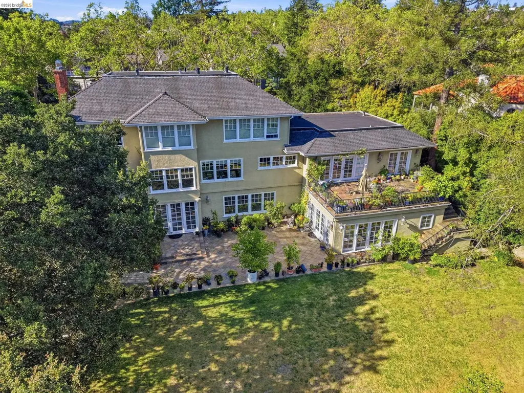 210 La Salle Avenue Piedmont CA 94610