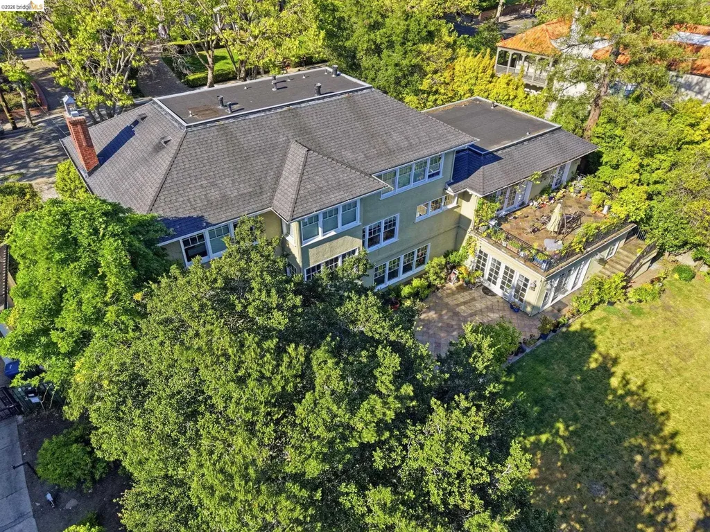 210 La Salle Avenue Piedmont CA 94610