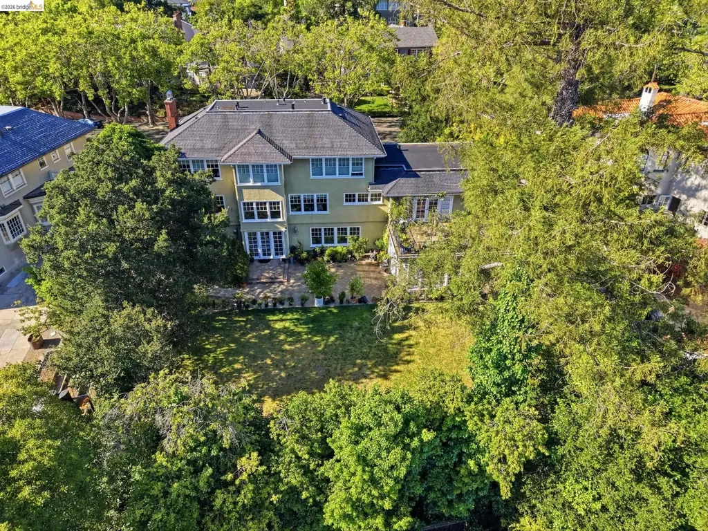 210 La Salle Avenue Piedmont CA 94610