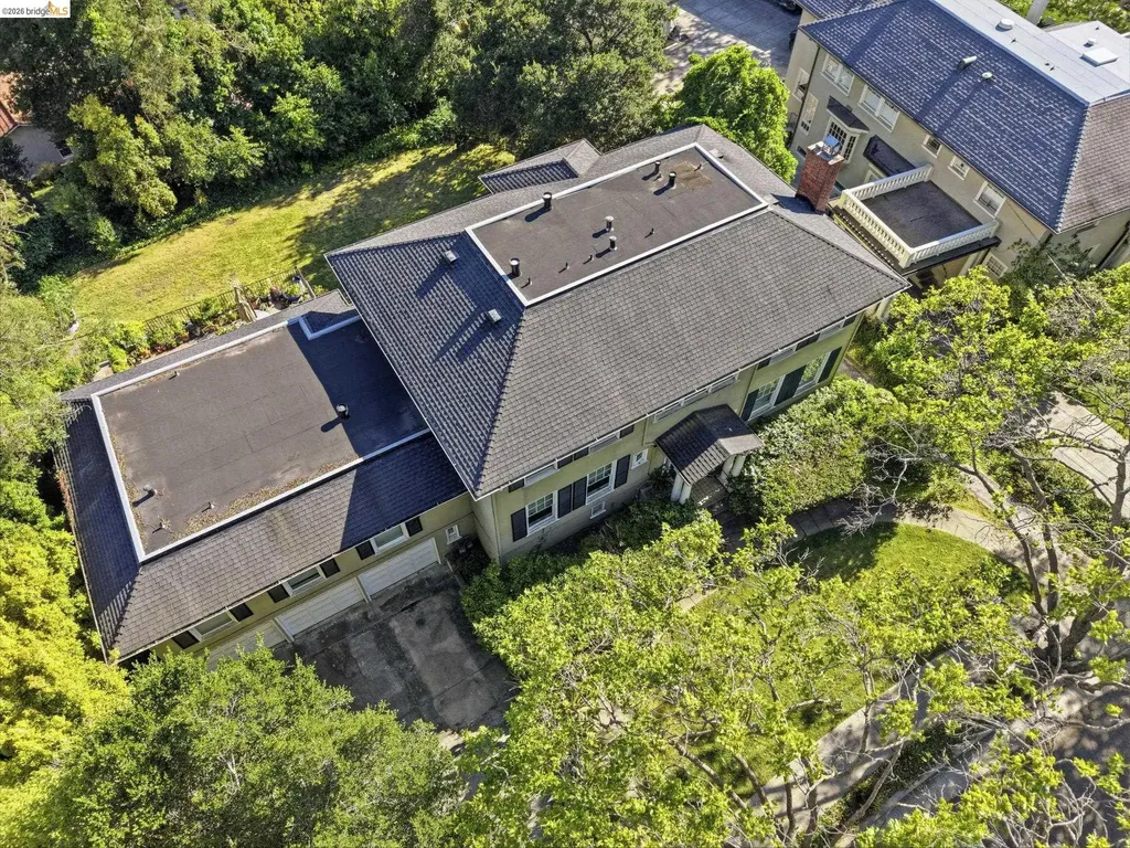 210 La Salle Avenue Piedmont CA 94610