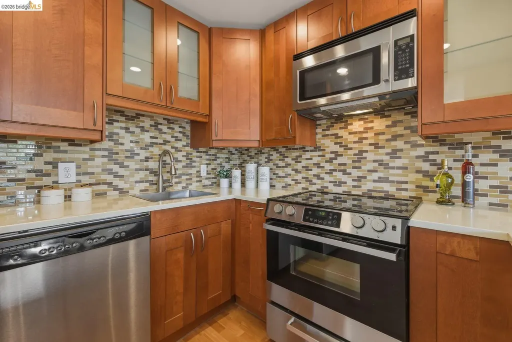 5 Embarcadero W Oakland CA 94607