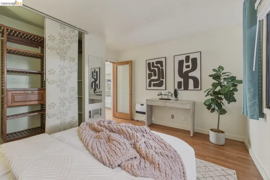 5 Embarcadero W Oakland CA 94607