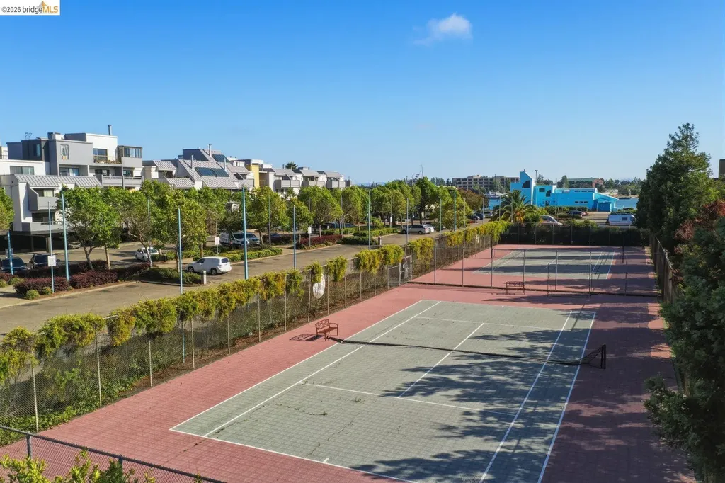 5 Embarcadero W Oakland CA 94607