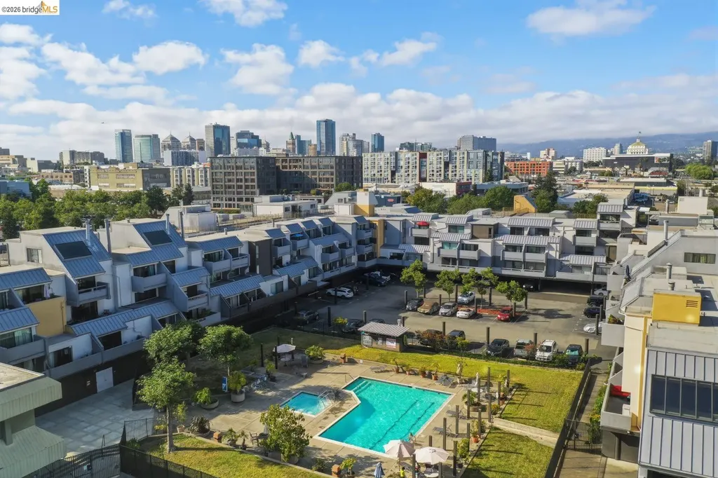 5 Embarcadero W Oakland CA 94607
