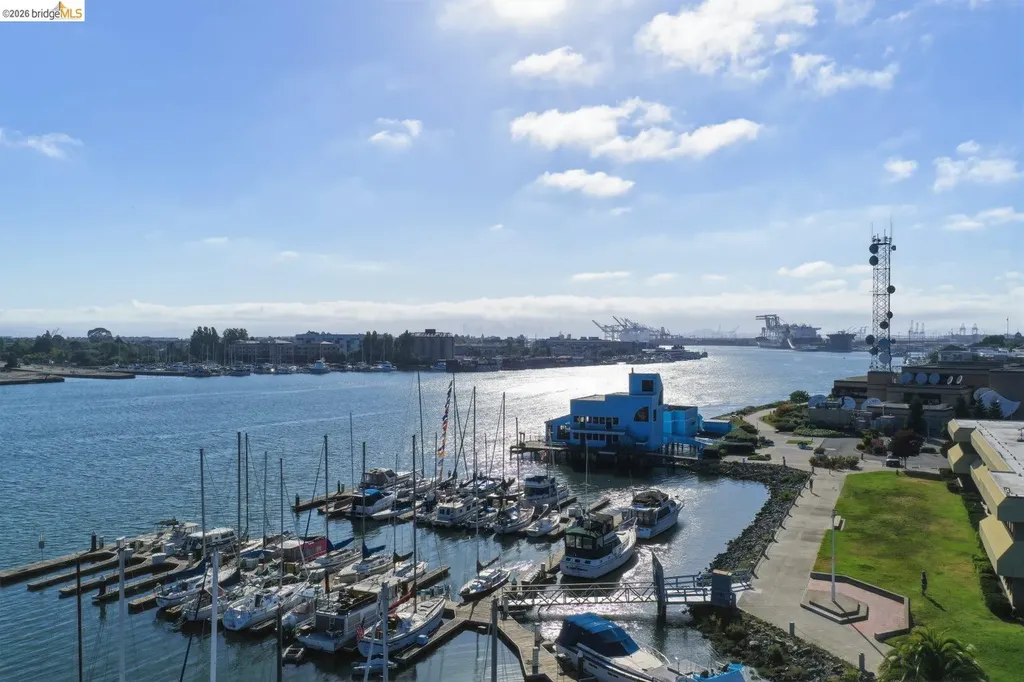 5 Embarcadero W Oakland CA 94607