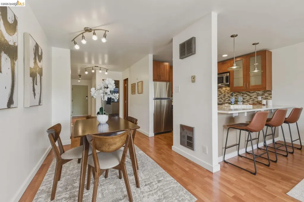 5 Embarcadero W Oakland CA 94607