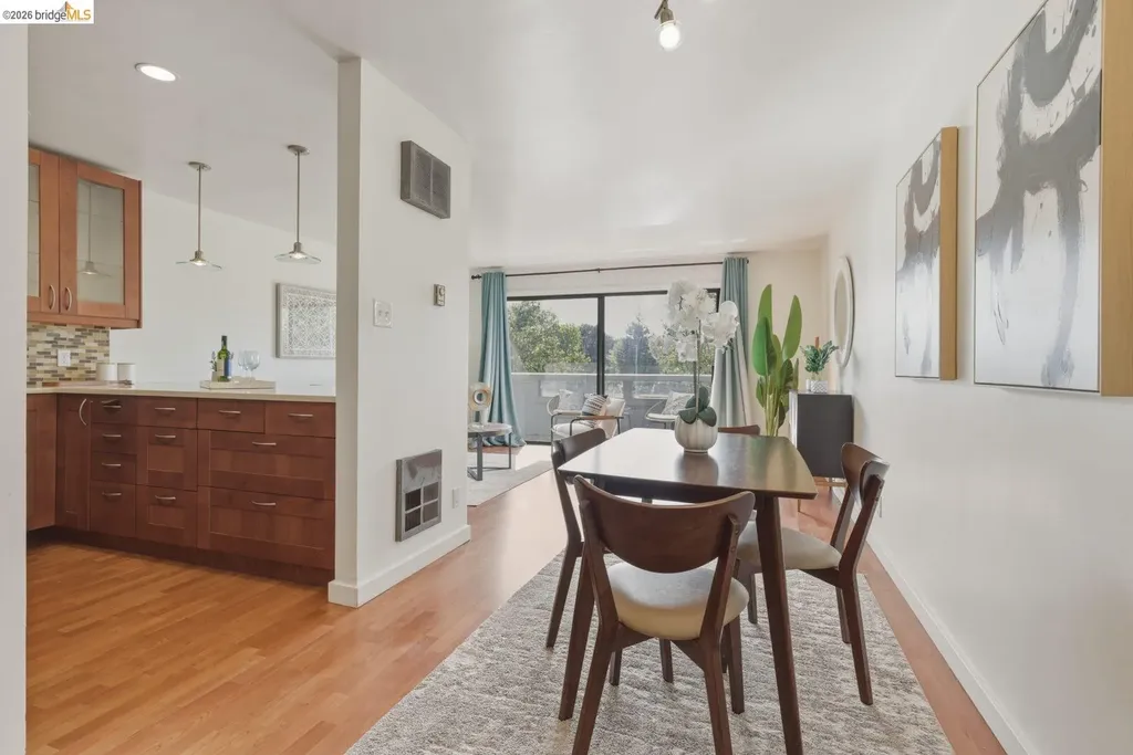 5 Embarcadero W Oakland CA 94607