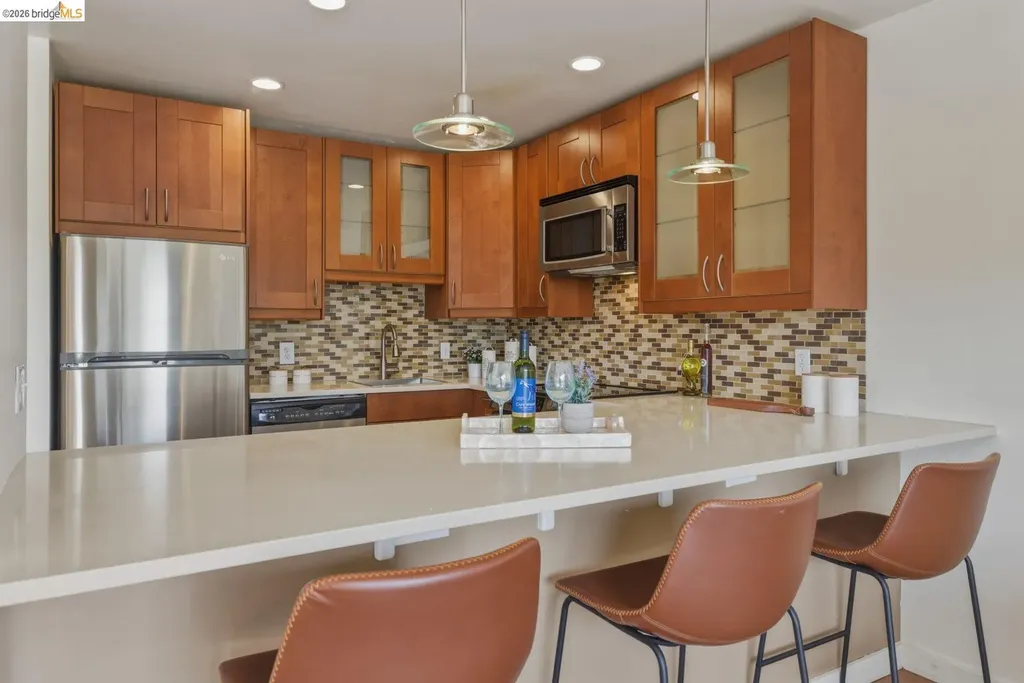 5 Embarcadero W Oakland CA 94607