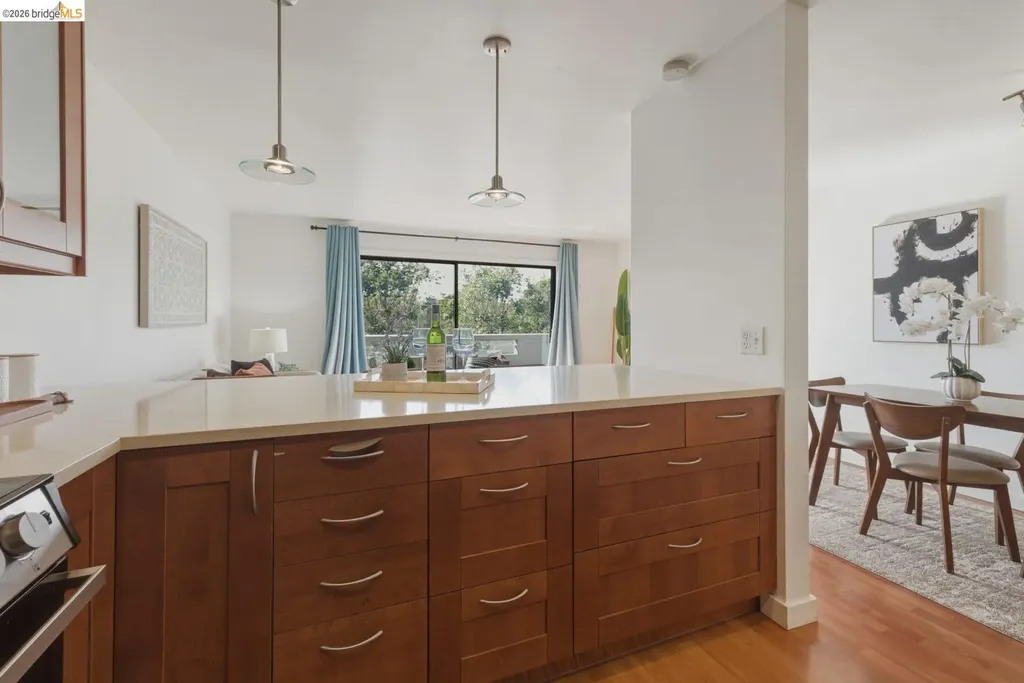 5 Embarcadero W Oakland CA 94607