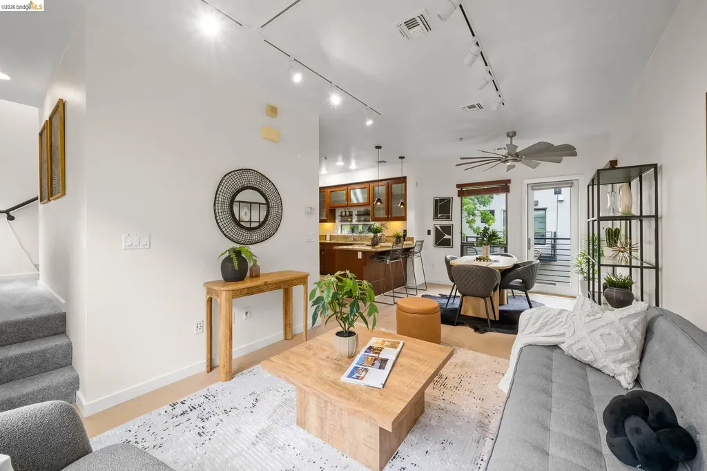 903 Zephyr Drive Oakland CA 94607