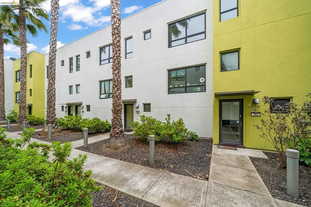 903 Zephyr Drive Oakland CA 94607