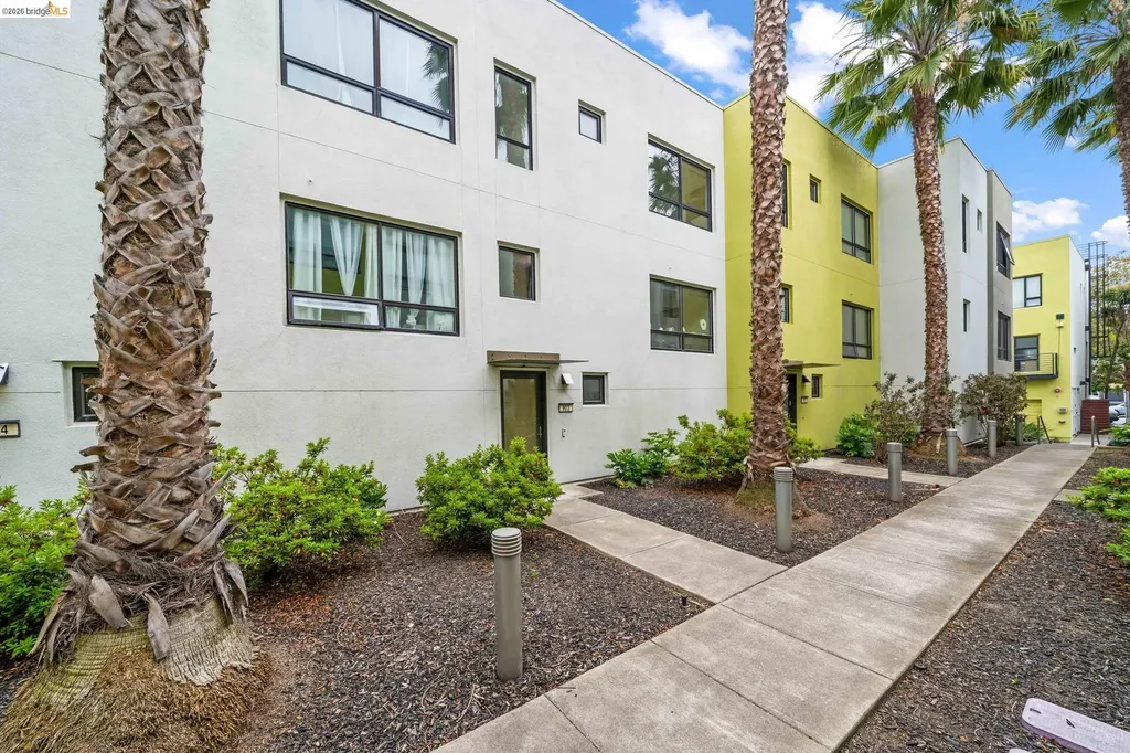 903 Zephyr Drive Oakland CA 94607