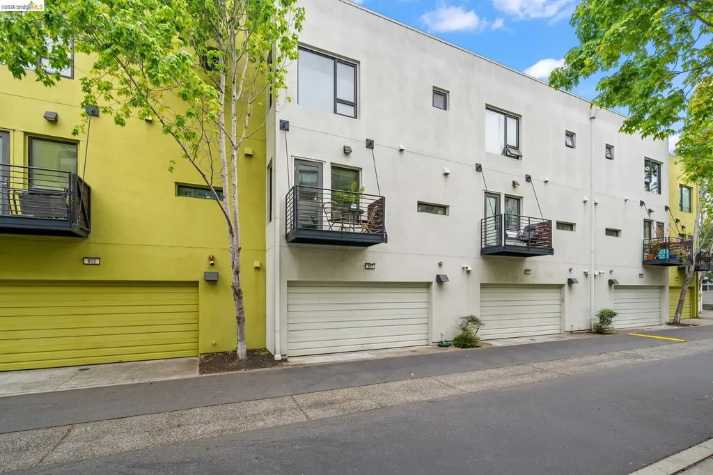 903 Zephyr Drive Oakland CA 94607
