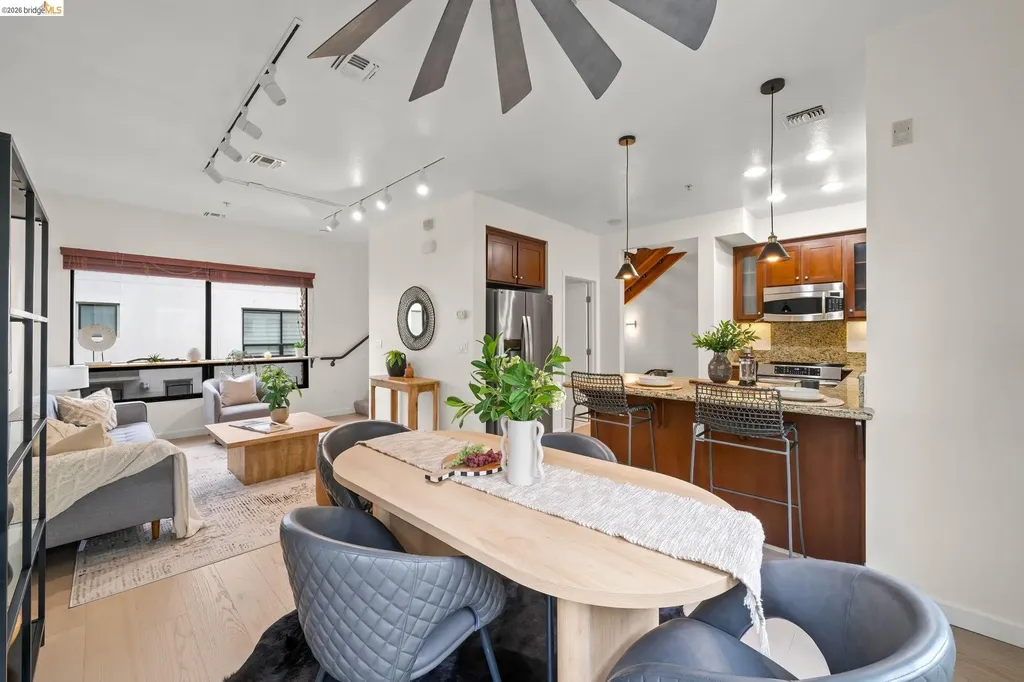 903 Zephyr Drive Oakland CA 94607