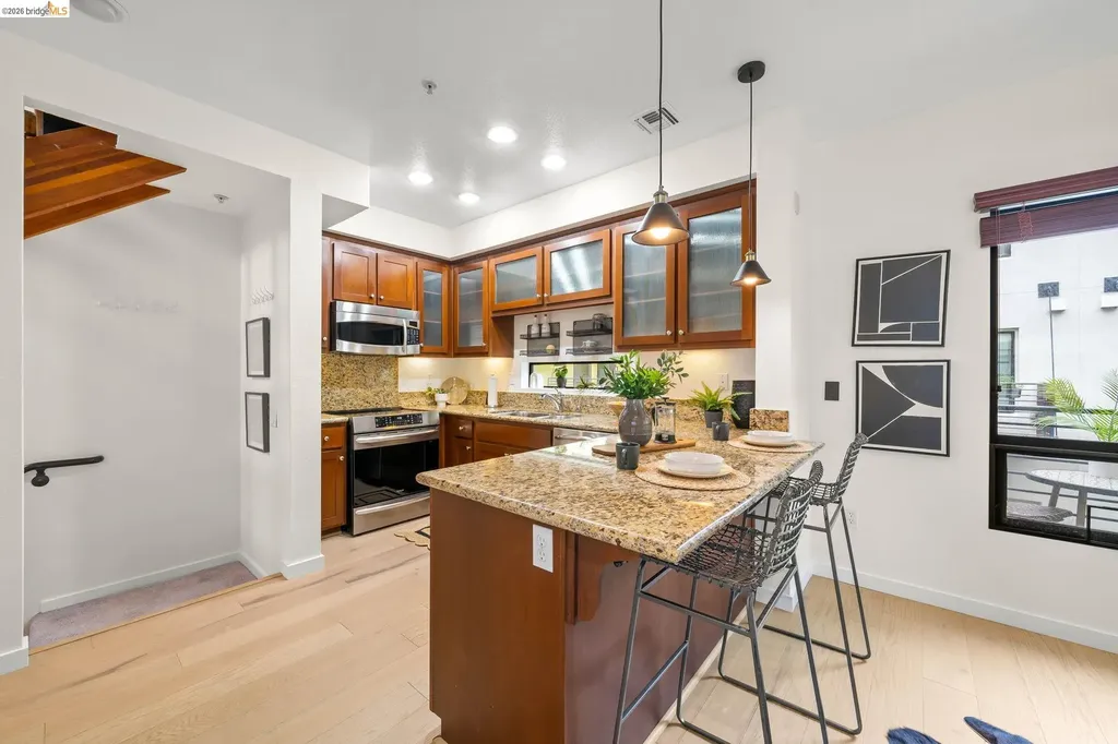 903 Zephyr Drive Oakland CA 94607