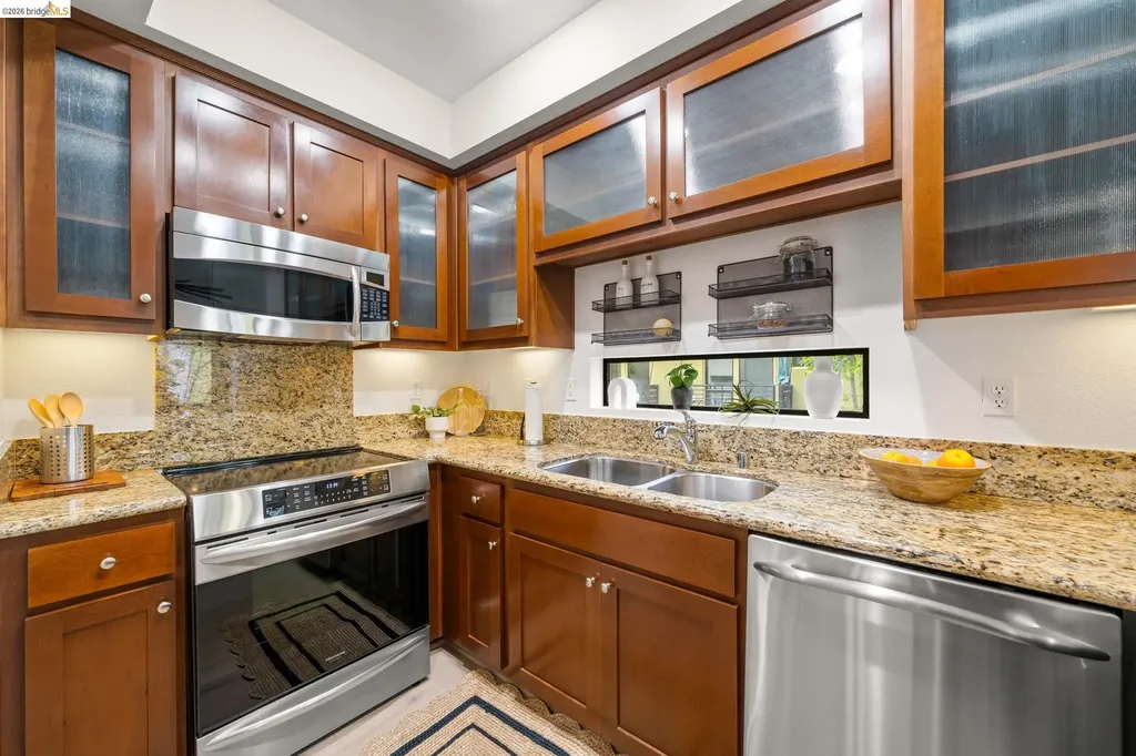 903 Zephyr Drive Oakland CA 94607