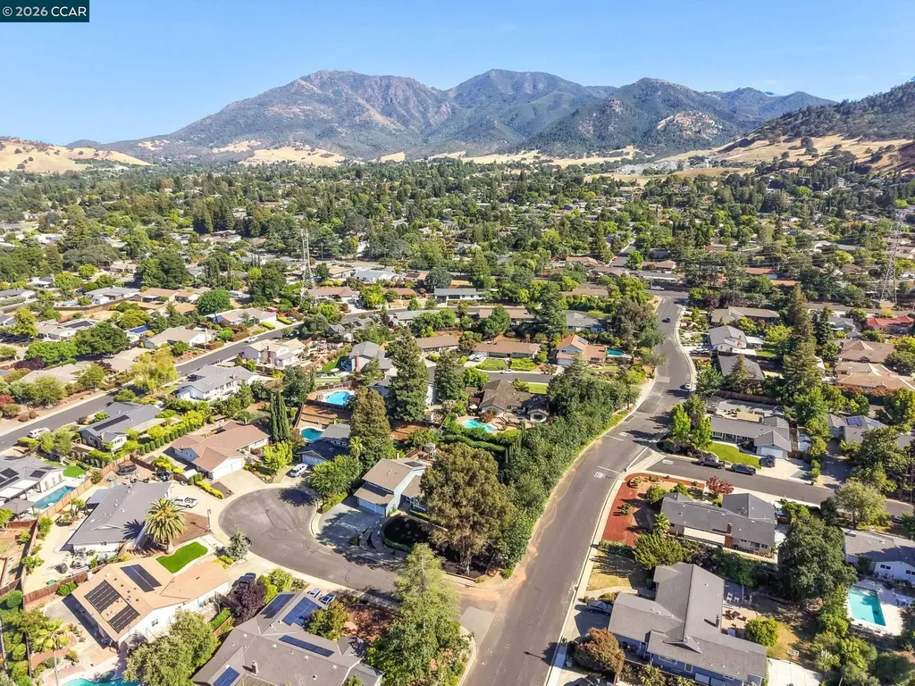 32 Atchinson Stage Court Clayton CA 94517