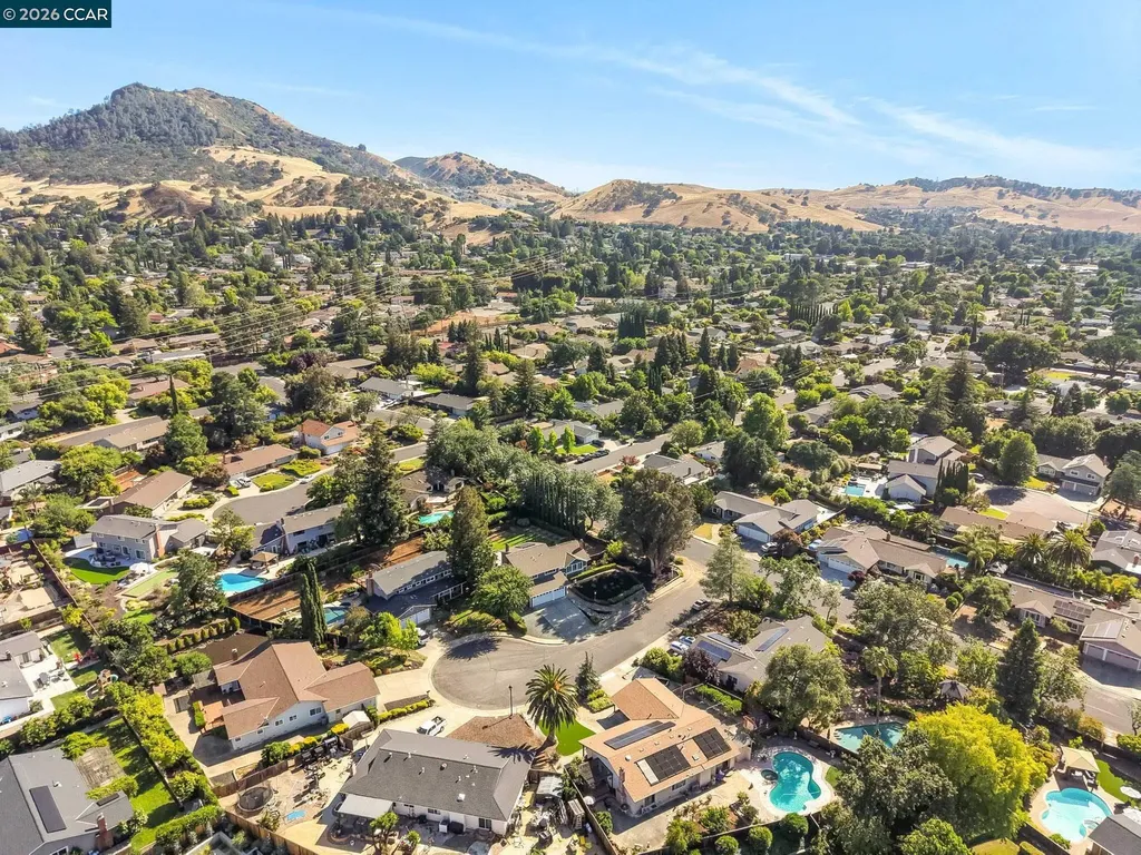 32 Atchinson Stage Court Clayton CA 94517