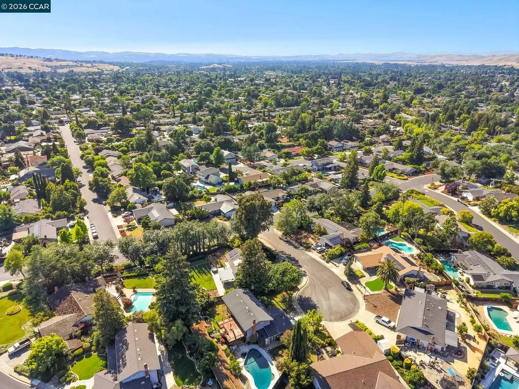 32 Atchinson Stage Court Clayton CA 94517