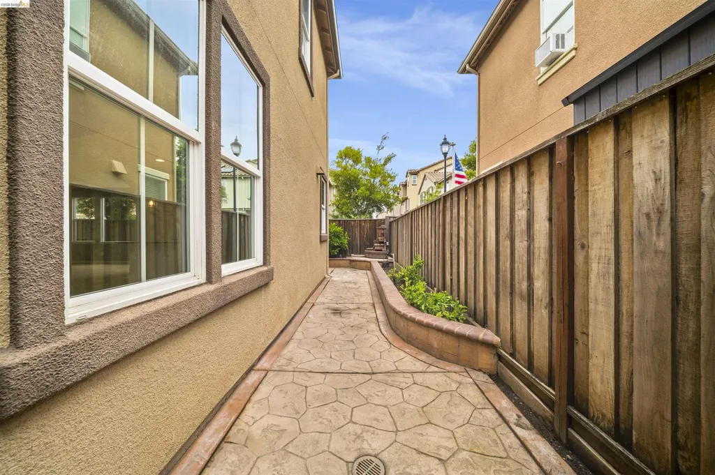 423 Toscana Way Hayward CA 94545