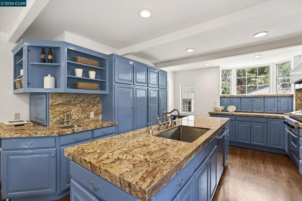 21 Camino Del Diablo Orinda CA 94563