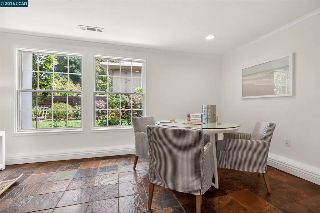 21 Camino Del Diablo Orinda CA 94563