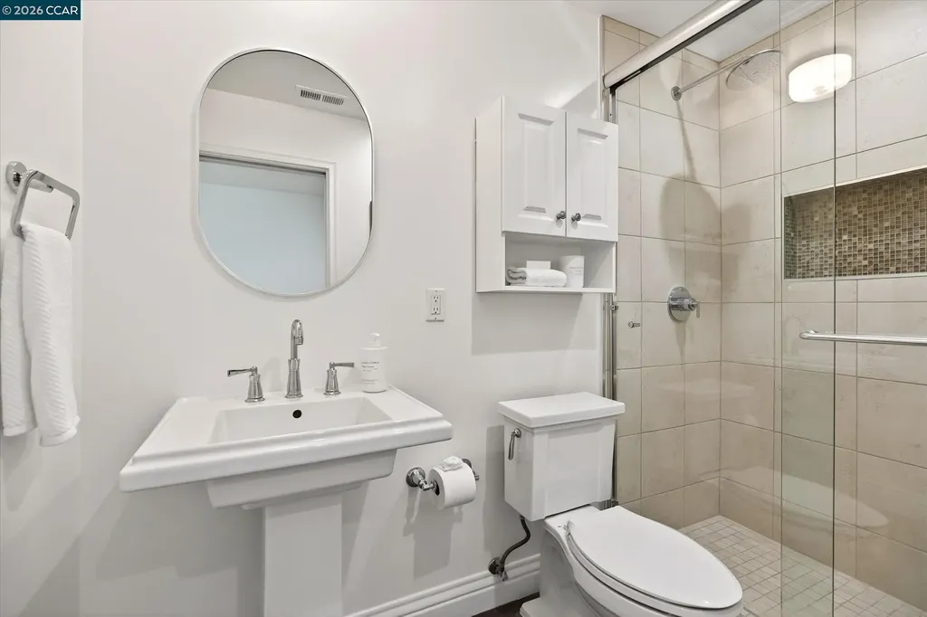 21 Camino Del Diablo Orinda CA 94563