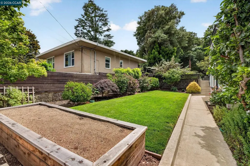 21 Camino Del Diablo Orinda CA 94563
