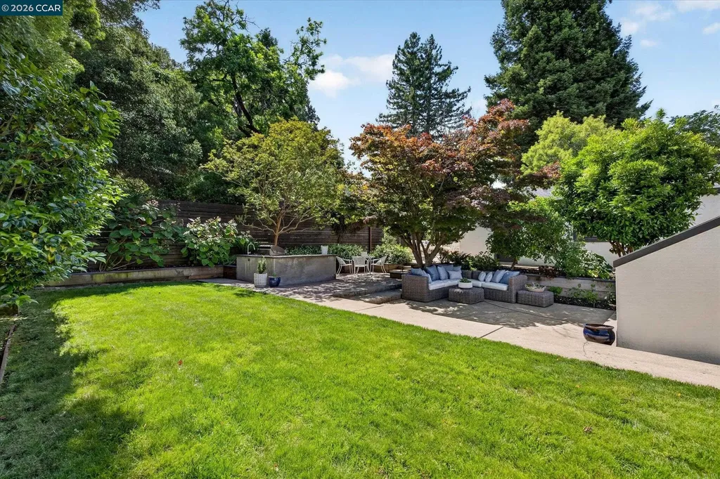 21 Camino Del Diablo Orinda CA 94563