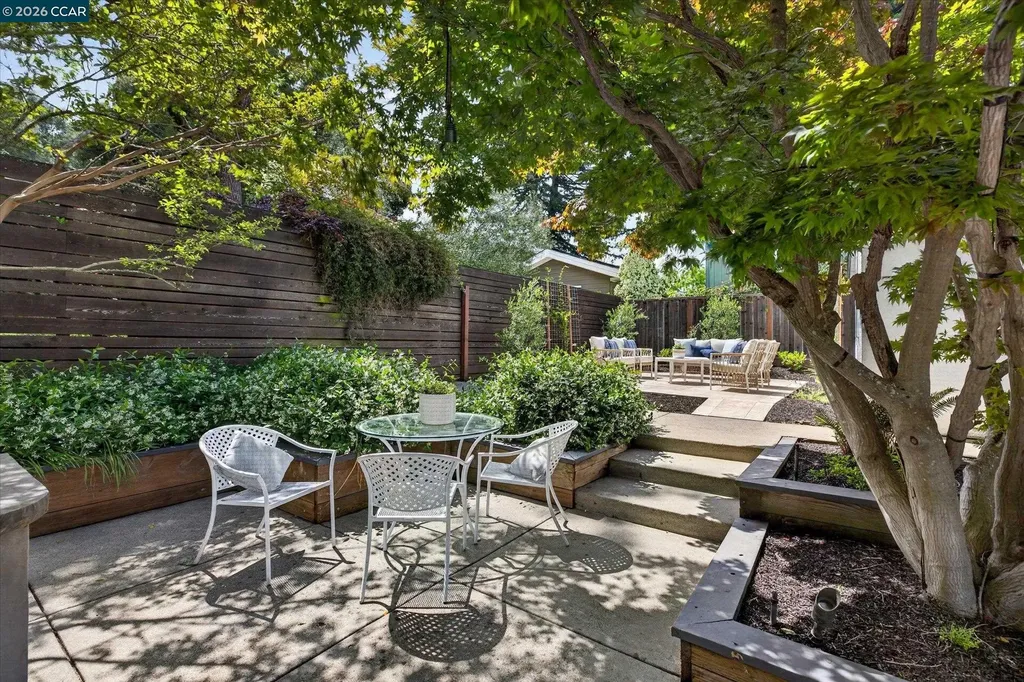 21 Camino Del Diablo Orinda CA 94563