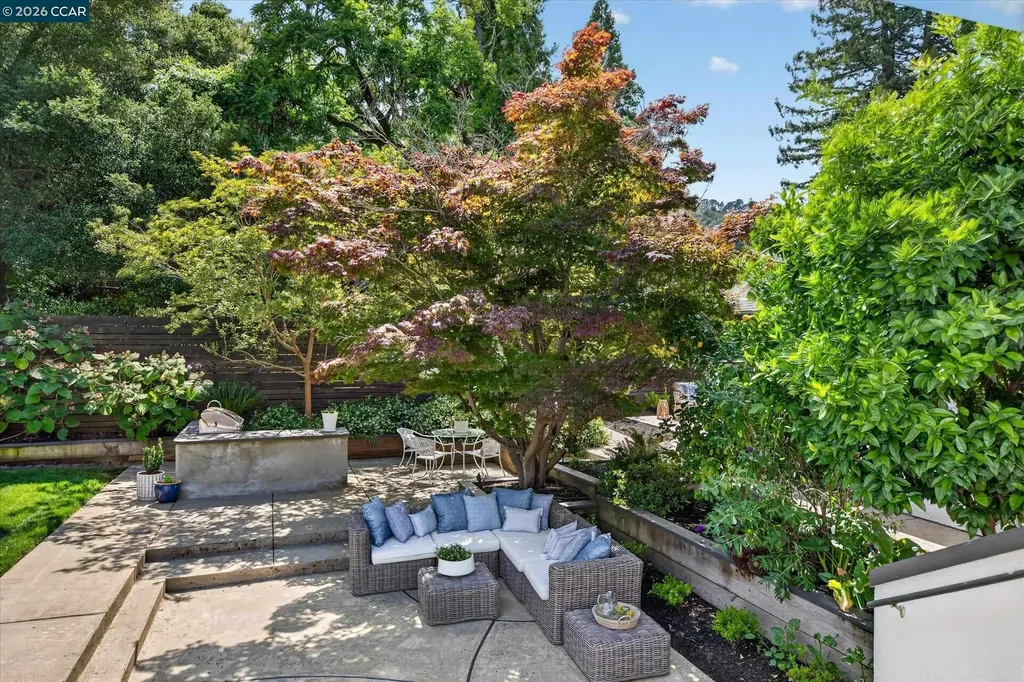 21 Camino Del Diablo Orinda CA 94563