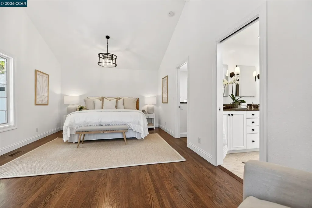 21 Camino Del Diablo Orinda CA 94563