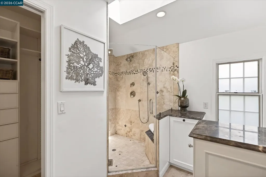 21 Camino Del Diablo Orinda CA 94563