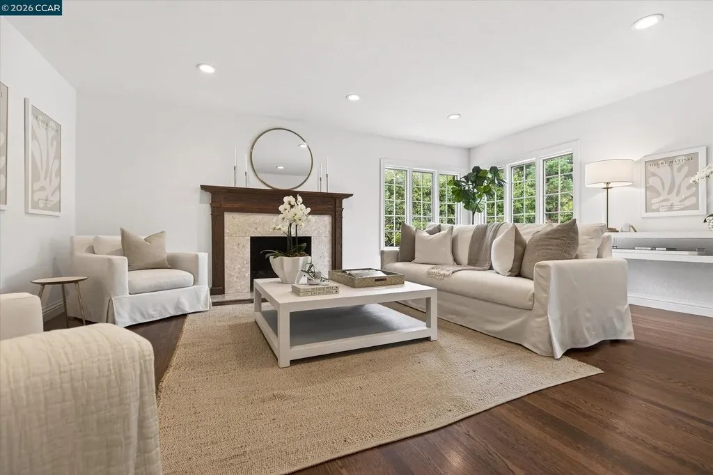 21 Camino Del Diablo Orinda CA 94563