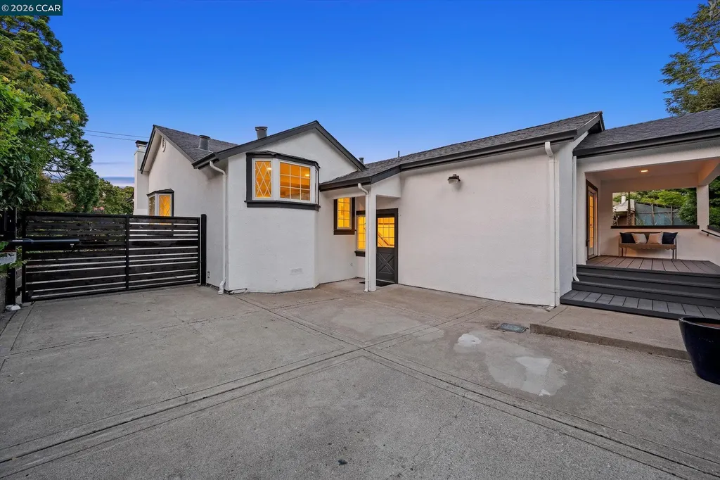 21 Camino Del Diablo Orinda CA 94563
