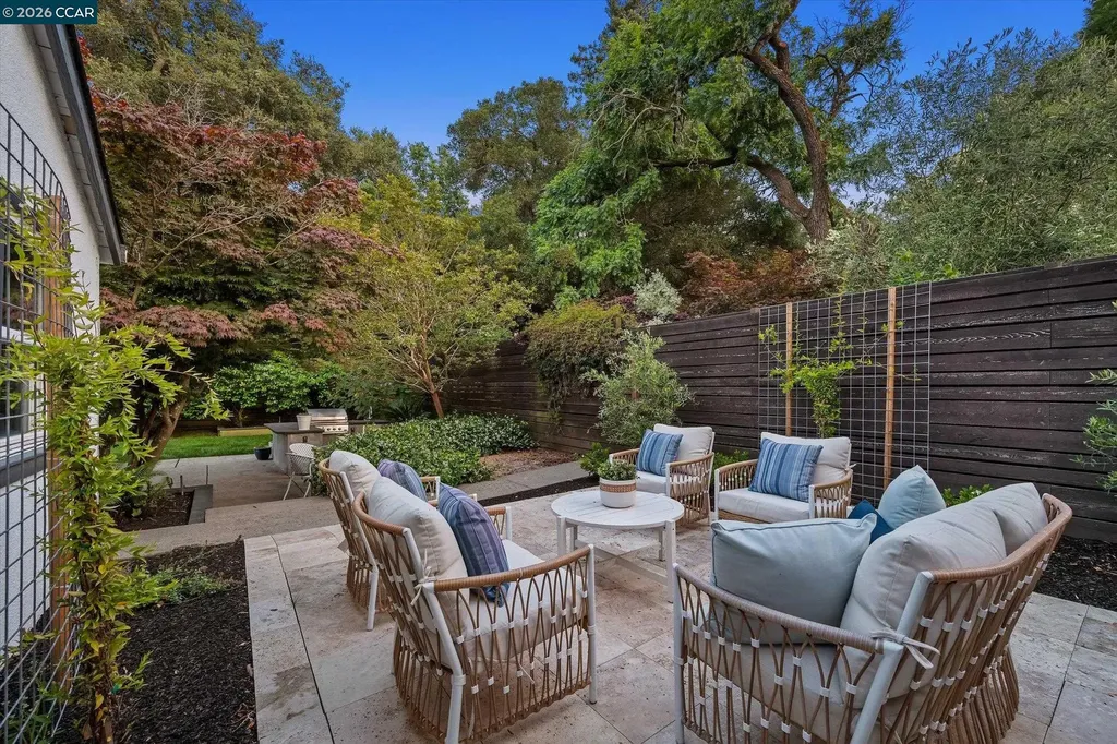 21 Camino Del Diablo Orinda CA 94563
