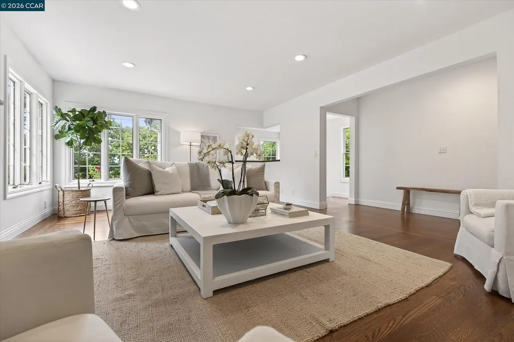 21 Camino Del Diablo Orinda CA 94563