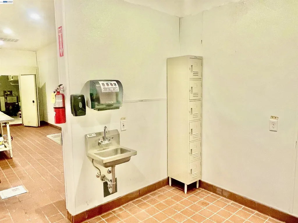 9219 International Boulevard Oakland CA 94603