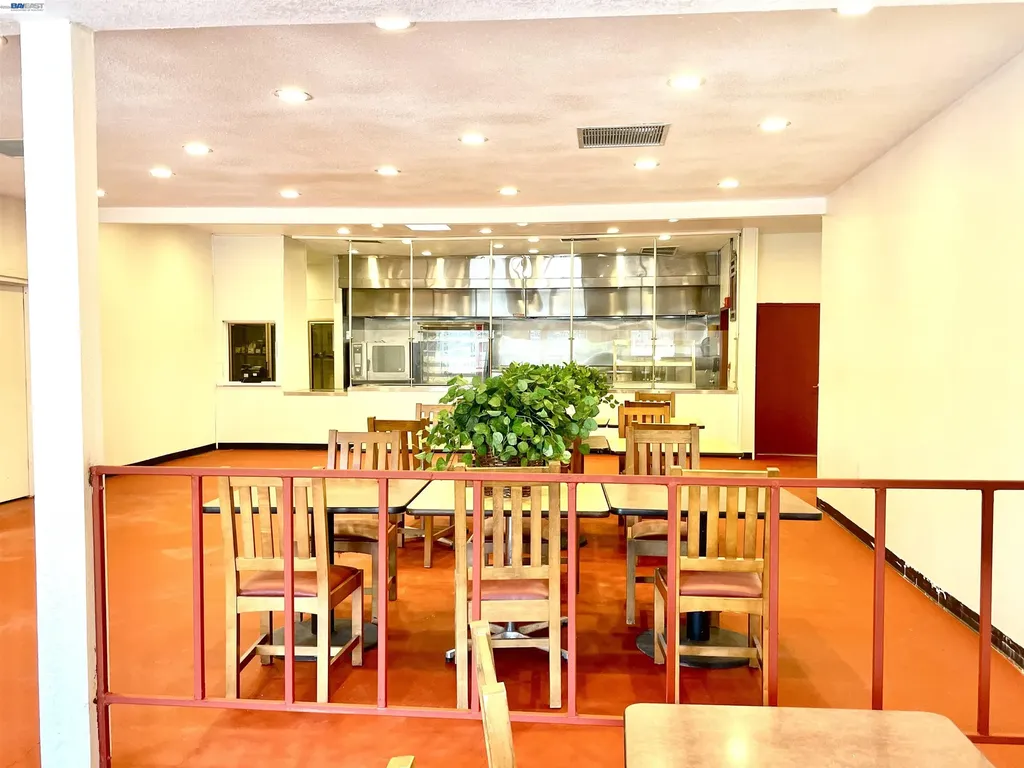 9219 International Boulevard Oakland CA 94603