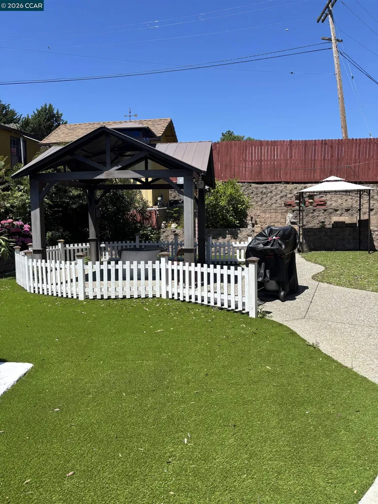 694 Renfrew Road El Sobrante CA 94803