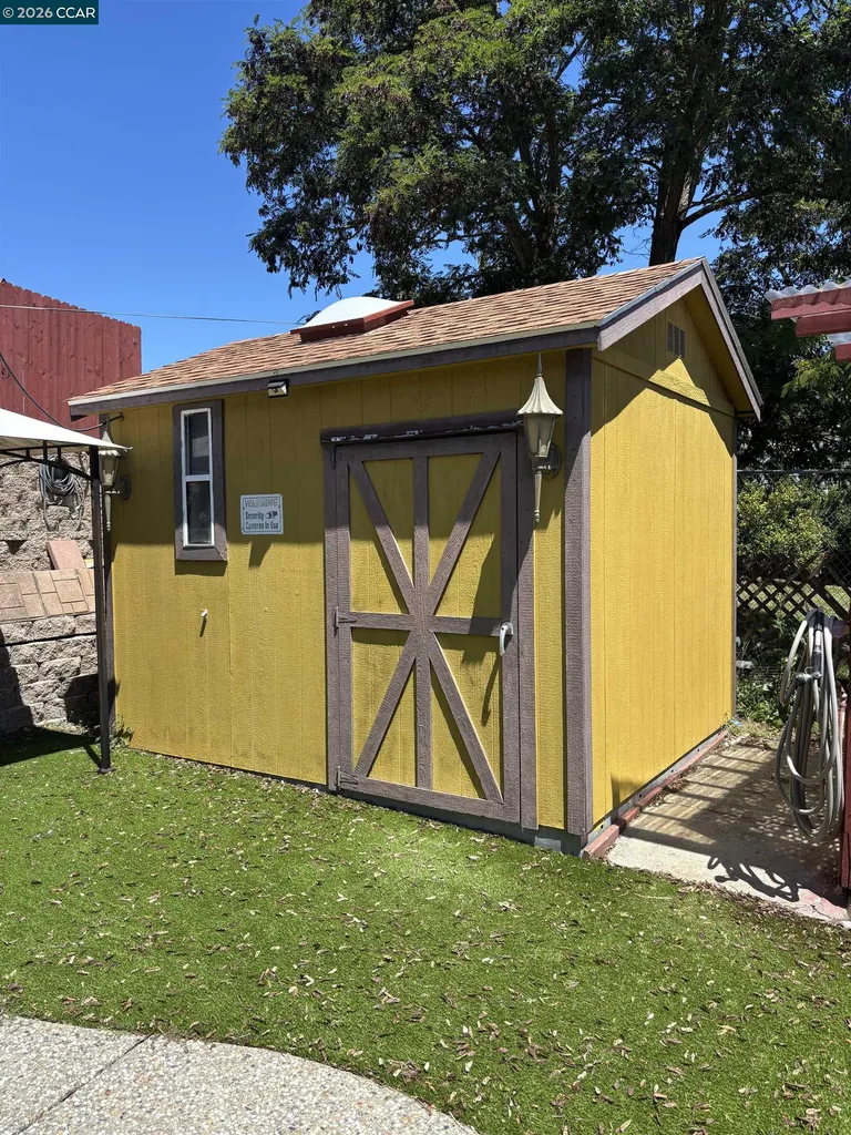 694 Renfrew Road El Sobrante CA 94803