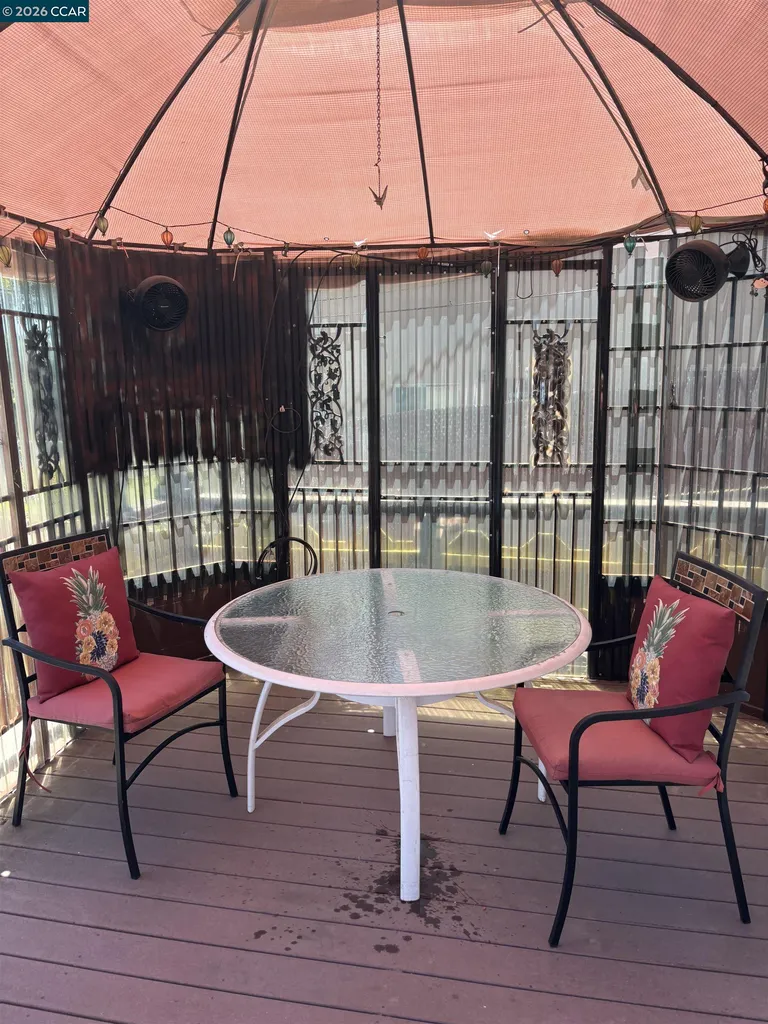 694 Renfrew Road El Sobrante CA 94803